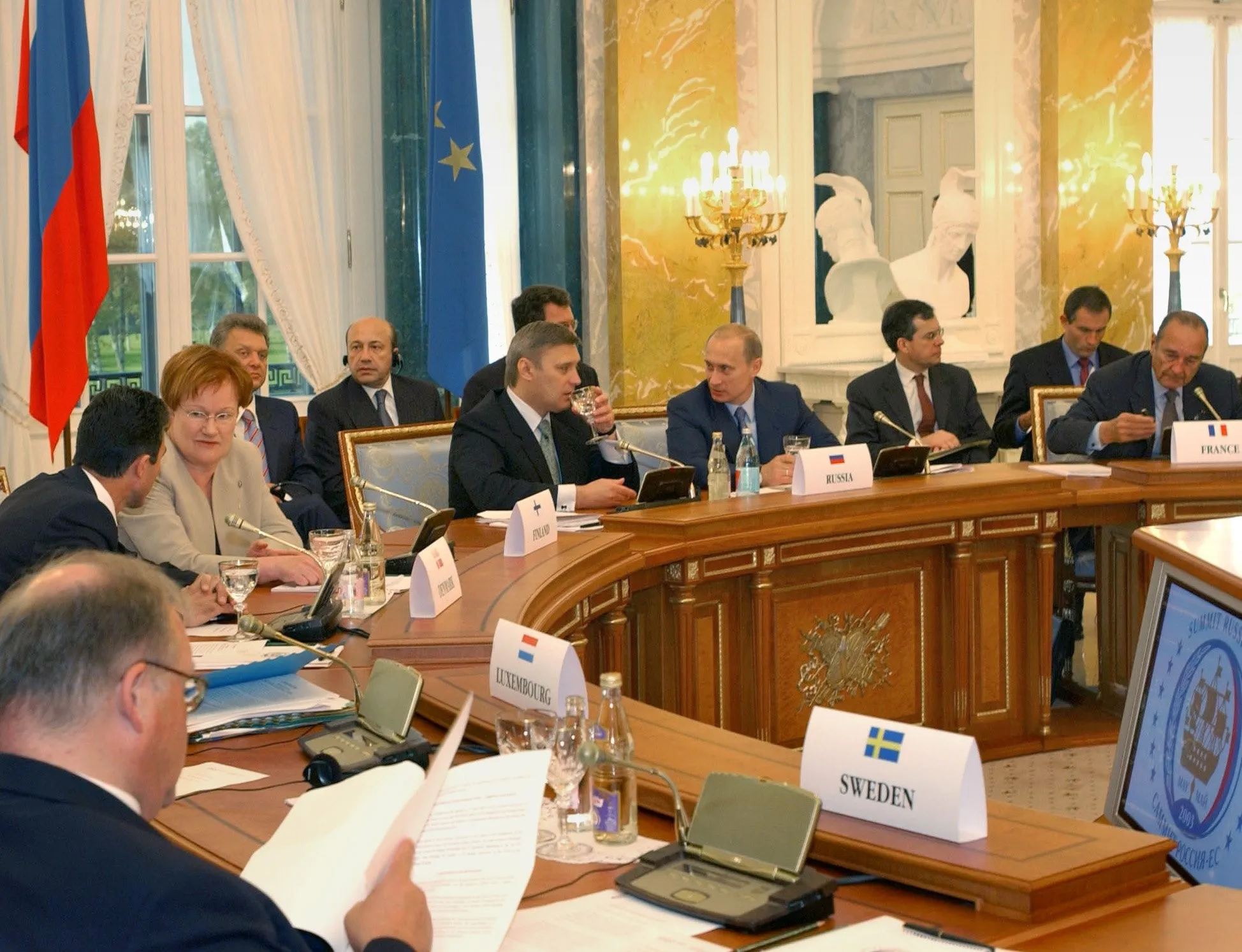 Russia–EU summit in St Petersburg, May 2003. Photo: Russian Presidential Press Service. License: CC BY 4.0. Source:  Wikimedia Commons