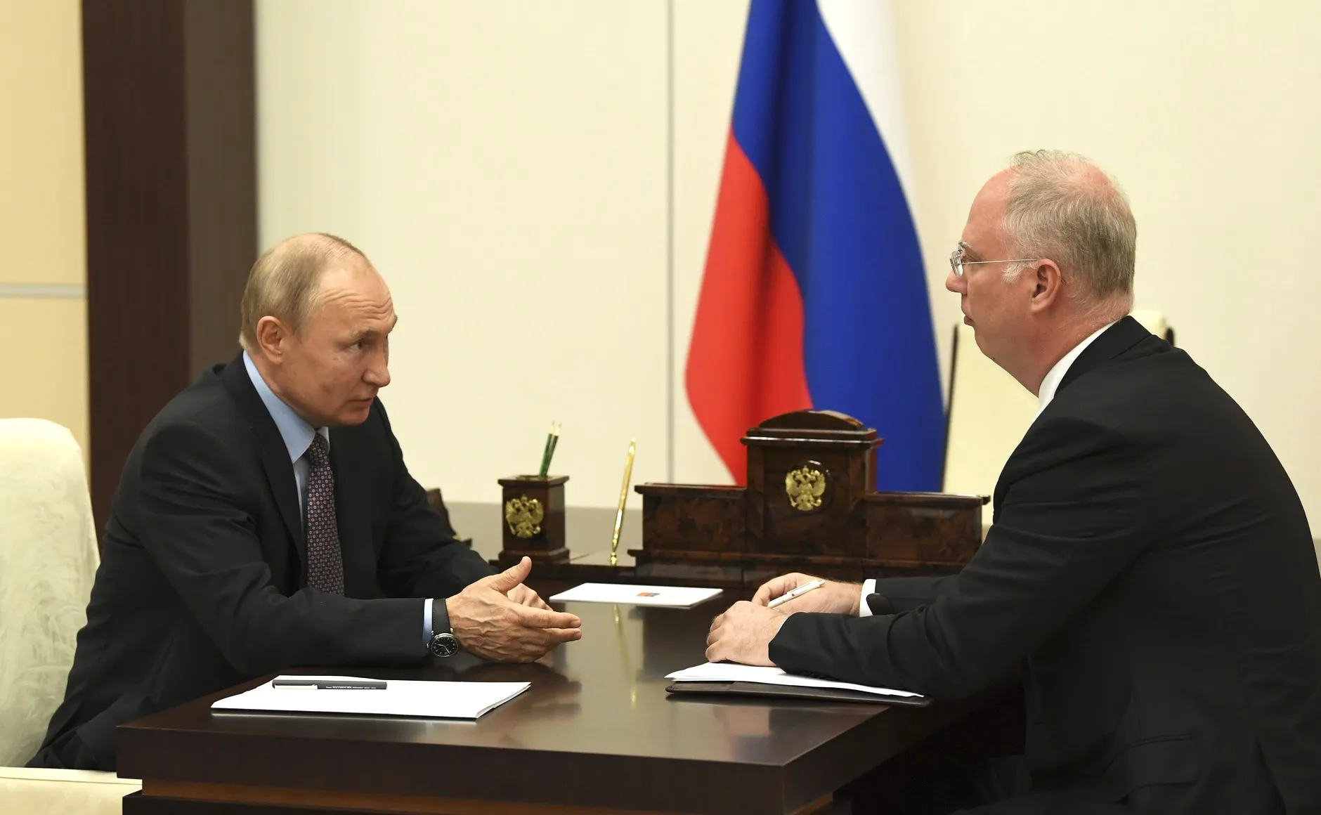Vladimir Putin meeting Kirill Dmitriev, chief executive of the Russian Direct Investment Fund, 5 June 2020. Photo: kremlin.ru. Licence: CC BY-SA 4.0 (derivative works must be shared under the same licence). Source: Wikimedia Commons